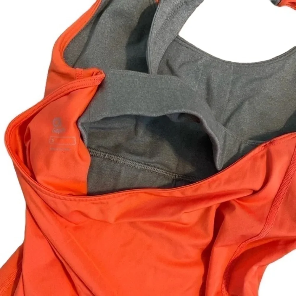 Gapfit Tank Top
With Built In Sports
Bra - Picture 4 of 8